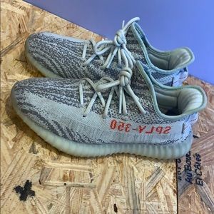 Yeezy boost 350 blue tint